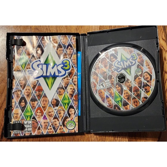 The Sims 3 Game PC With Key Command Card, book and 2009 Disc Looks Great - Picture 3 of 3
